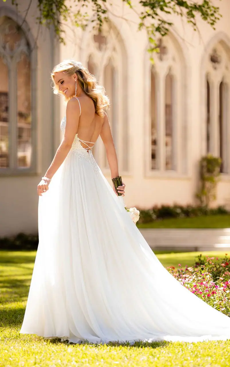 Vintage A-Line Lace Wedding Dress - Image 8