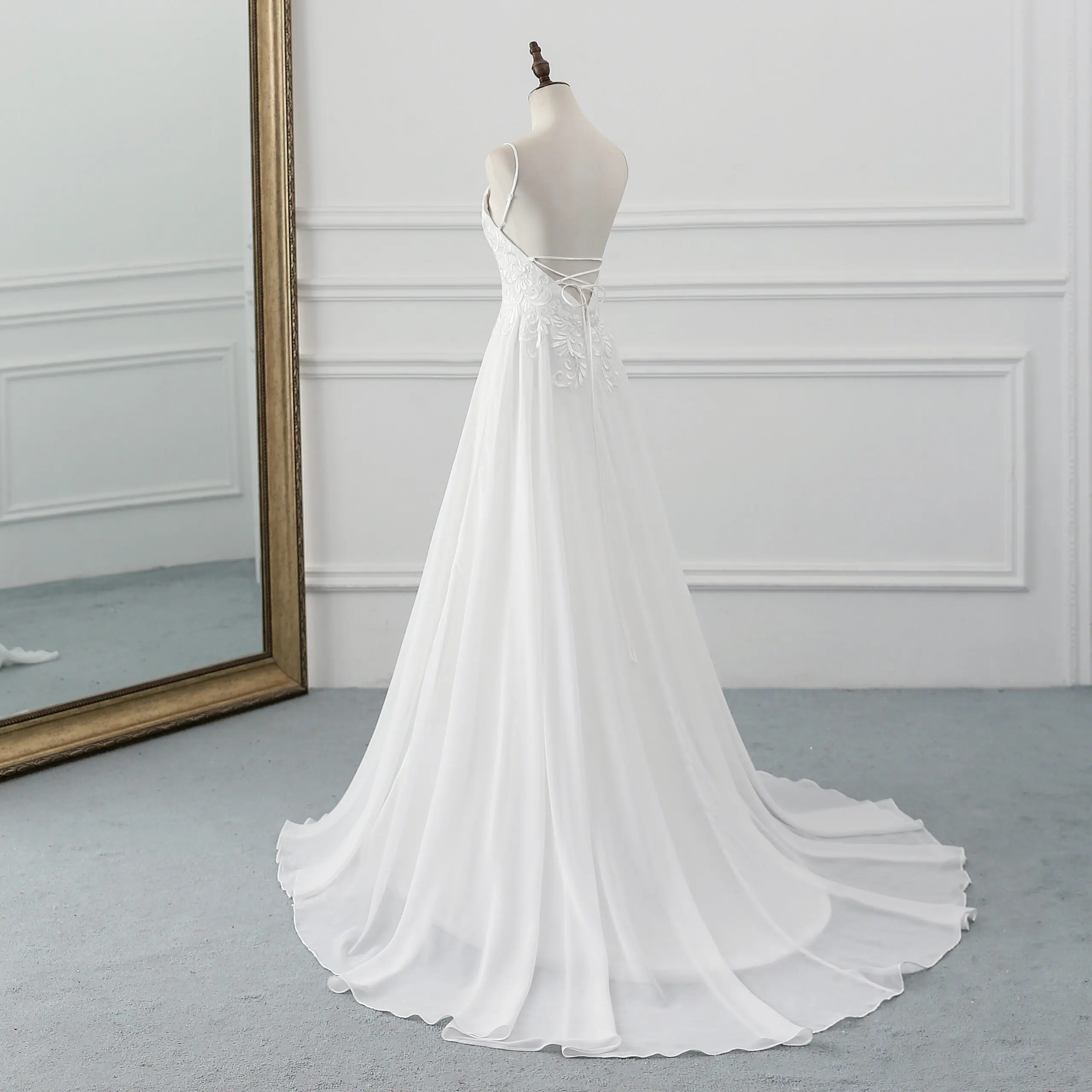 Vintage A-Line Lace Wedding Dress - Image 4