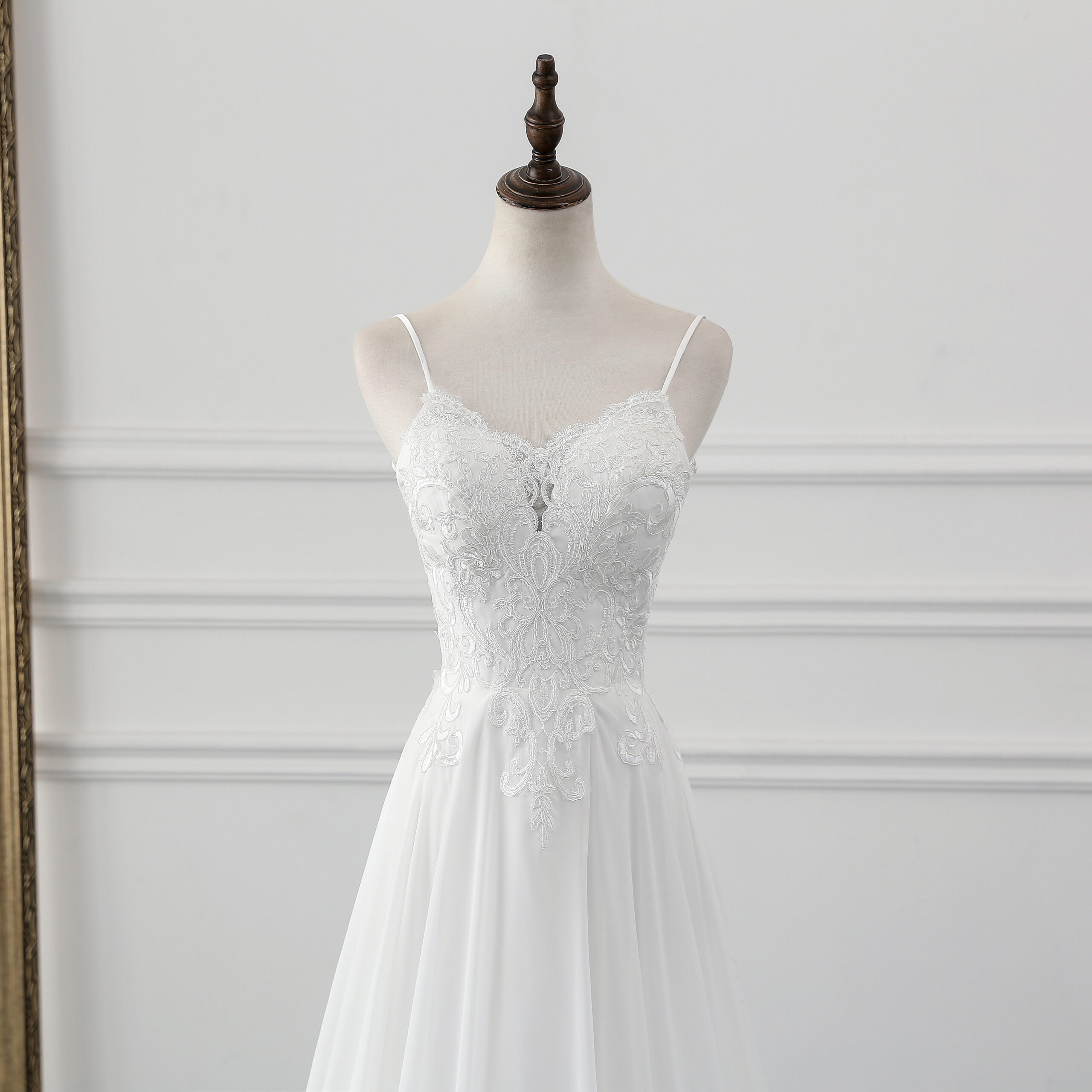Vintage A-Line Lace Wedding Dress - Image 5